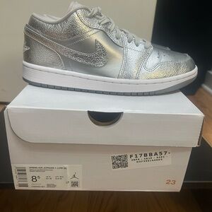 Nike Air Jordan 1 Low SE Metallic Silver Sneakers